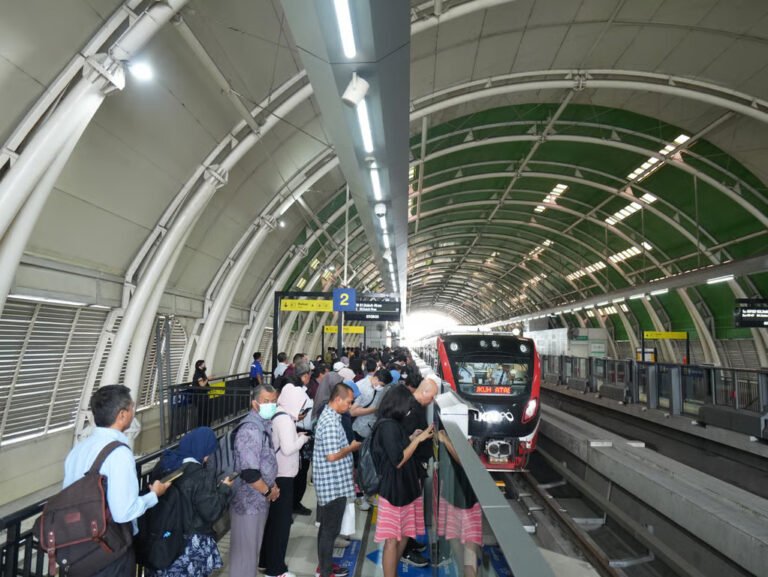 Pengguna LRT Jabodebek Capai 2,5 Juta pada Maret 2026