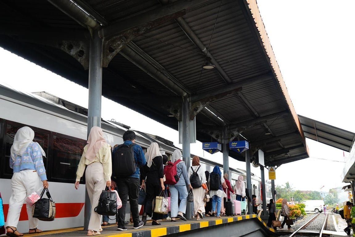 Libur Panjang Hari Buruh Internasional, KAI Divre IV Tanjungkarang Layani 11.967 Penumpang